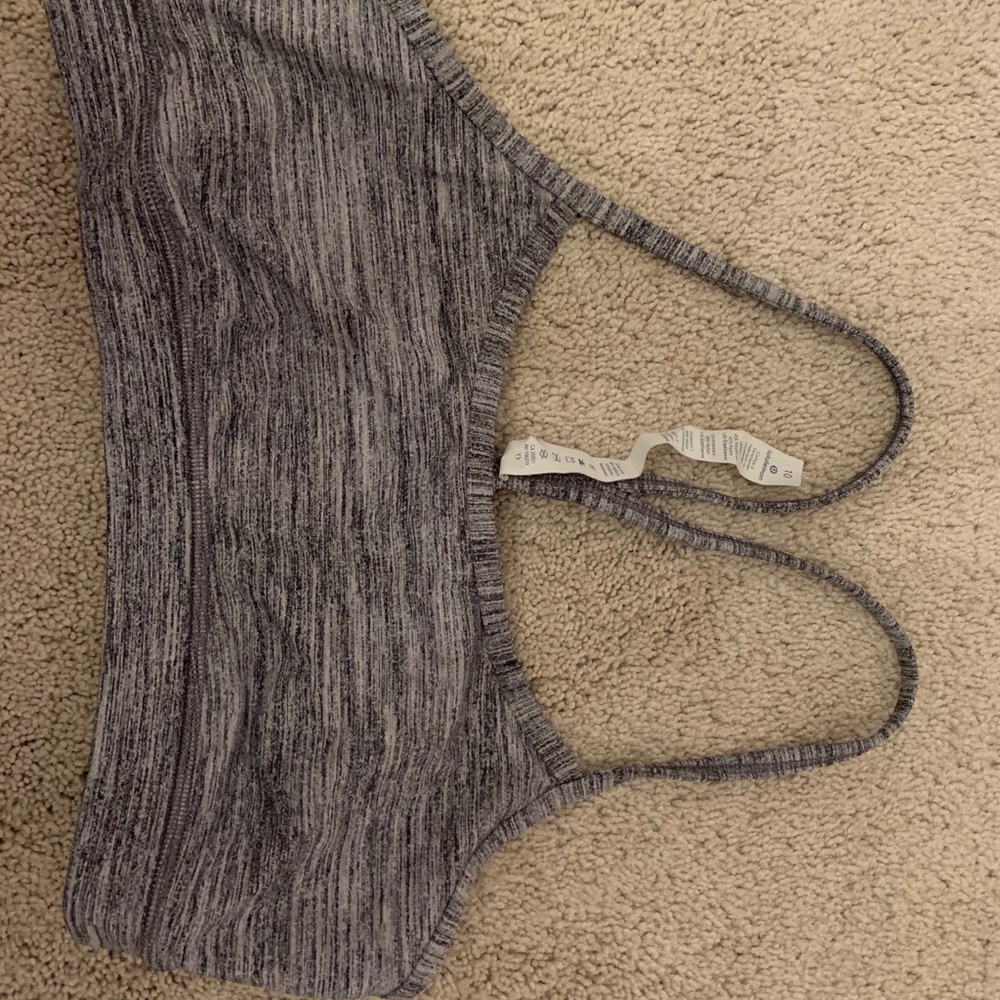 Lululemon sports bra